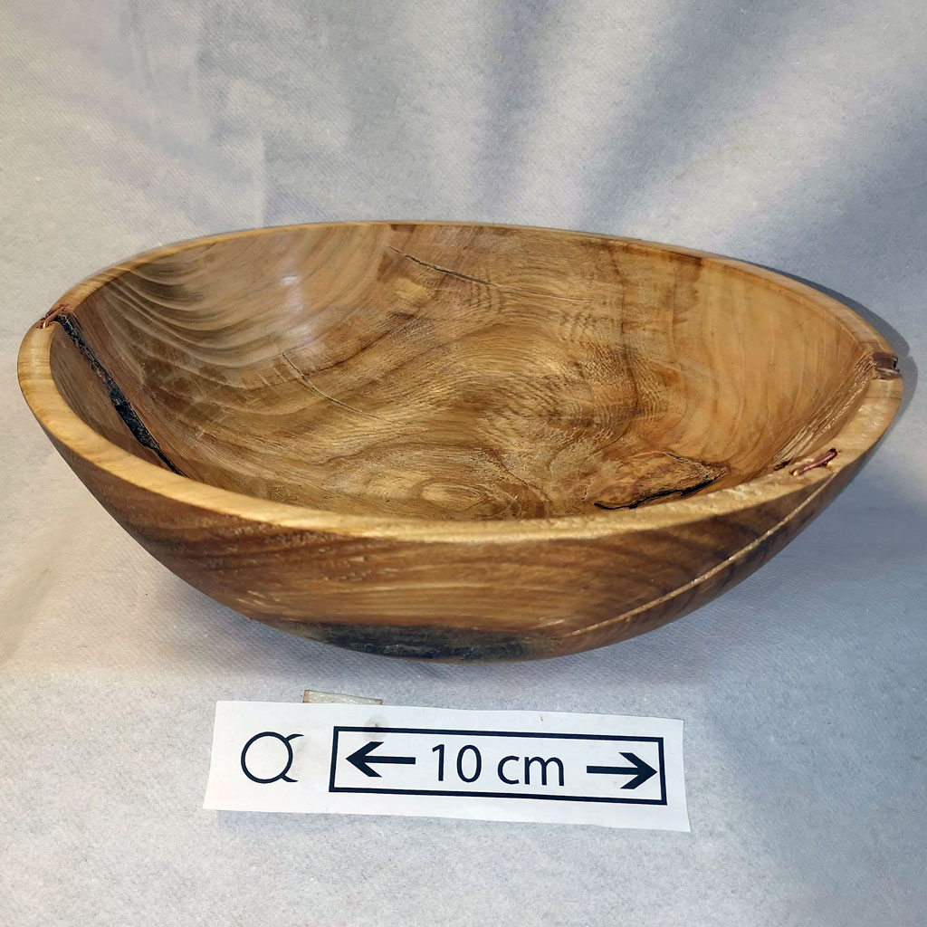 Saladier en très vieux bois